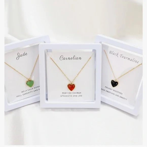 Red Carnelian Heart Pendant Necklace Gold Dainty Gemstone Jewelry - Picture 4 of 7